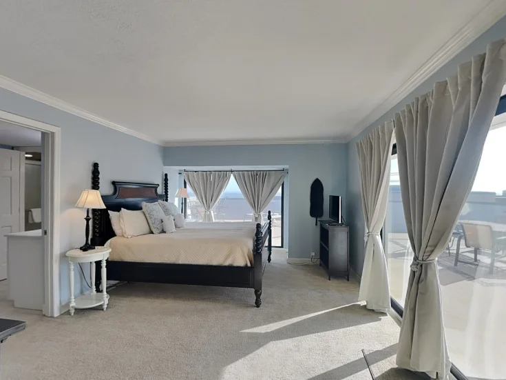 Primary king suite with rooftop access